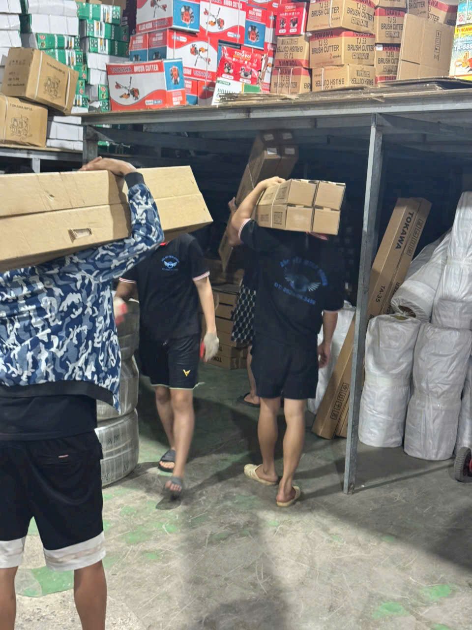 Dịch Vụ Bốc Xếp Hà Nội Giá Rẻ, Uy Tín 24/7 | Bốc Xếp Minh Vương